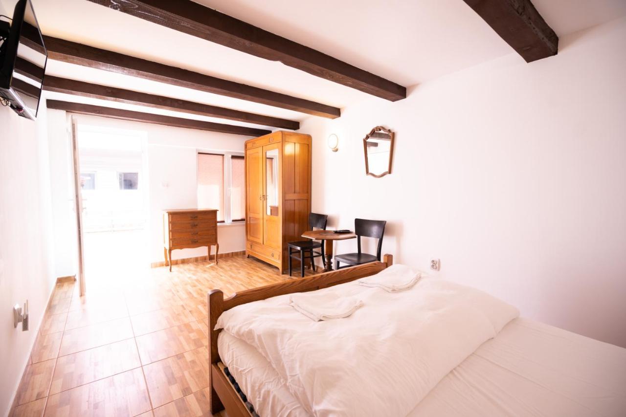 La Padure Hotel Brebu Eksteriør billede