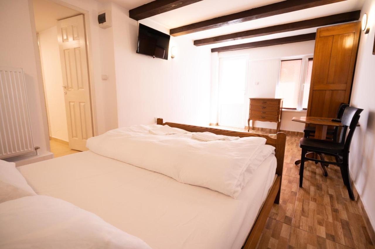 La Padure Hotel Brebu Eksteriør billede