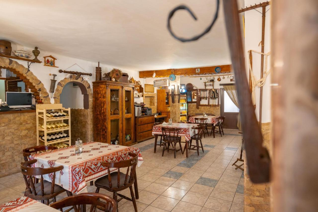 La Padure Hotel Brebu Eksteriør billede