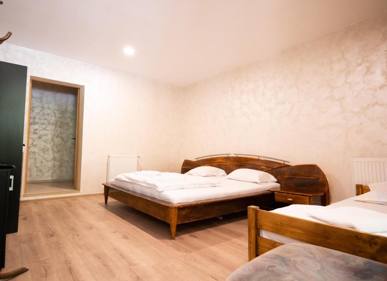 La Padure Hotel Brebu Eksteriør billede
