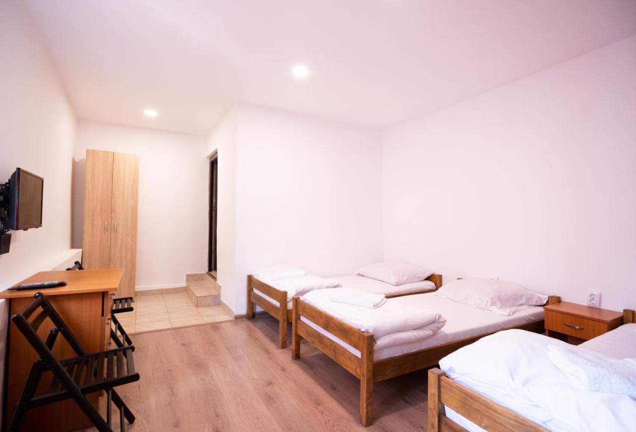 La Padure Hotel Brebu Eksteriør billede